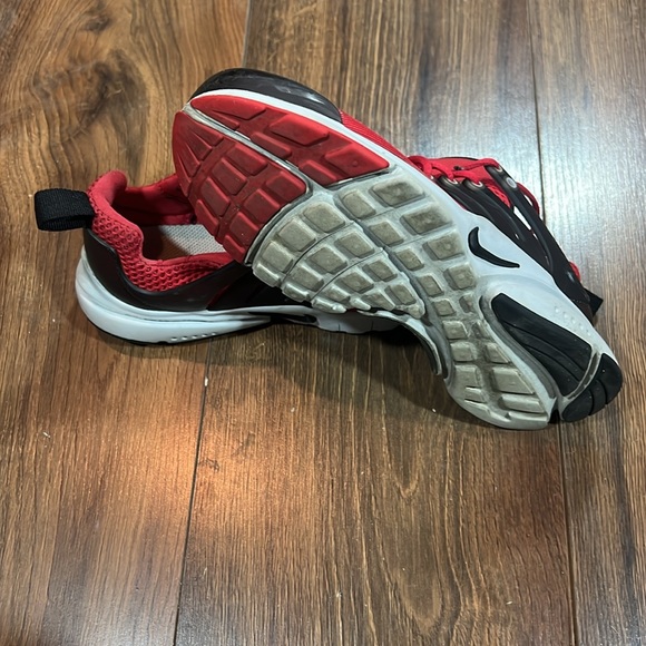 Nike Prestos size 4y - Picture 3 of 6